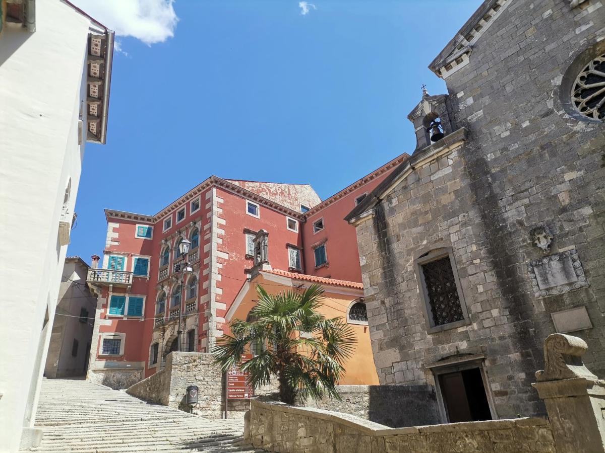 Apartment Branko With Terrace, Old Town Labin لابين المظهر الخارجي الصورة