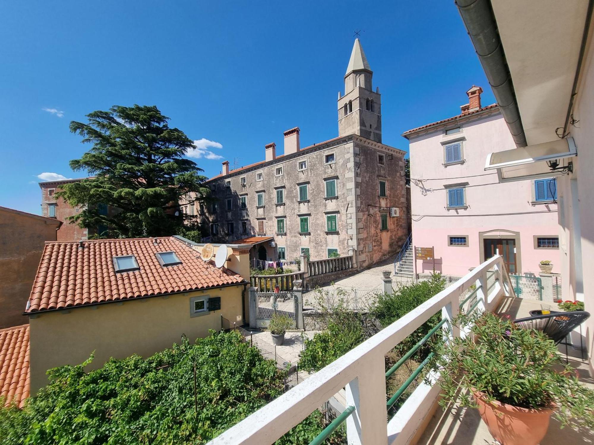 Apartment Branko With Terrace, Old Town Labin لابين المظهر الخارجي الصورة
